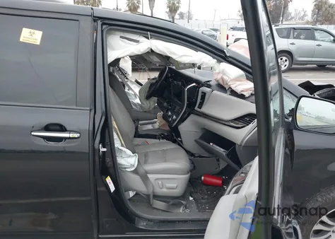 2018 Toyota Sienna Xle 8 Passenger z USA, uszkodzony, nr VIN 5TDYZ3DC9JS925387